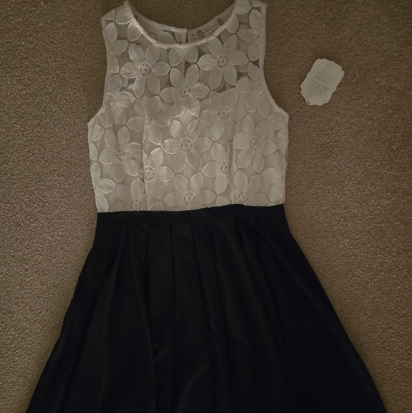 Altar'd State dress - Picture 8 of 8